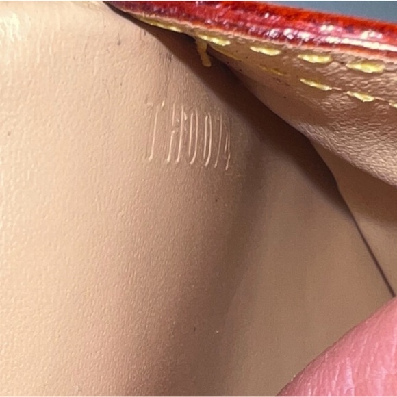 PRICED TO SELL - Louis Vuitton & Murakami Vintage clutch/wallet - Picture 8 of 11